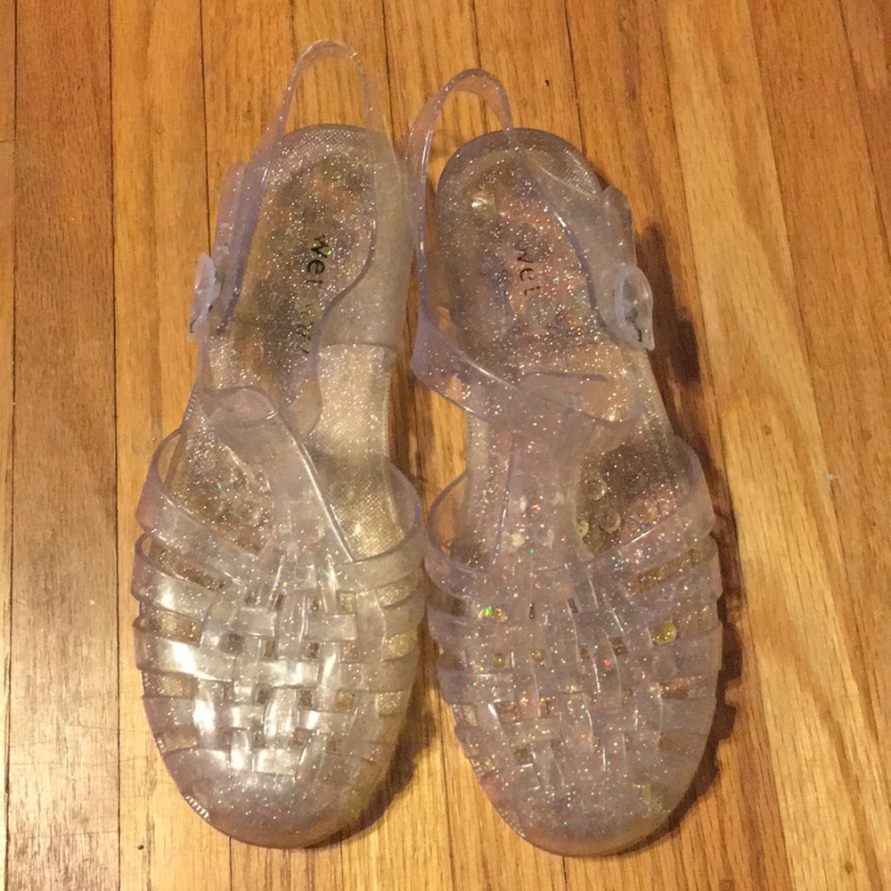 Adorable jelly sandals